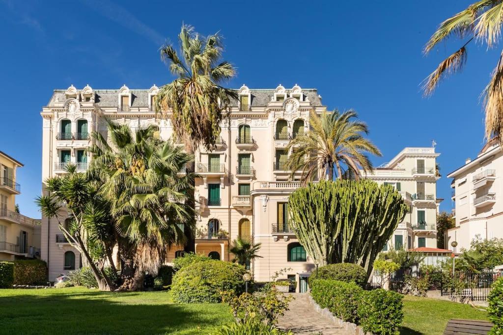 La Casa Di Anna, In Palazzina Liberty Fronte Parco Apartment Bordighera Exterior photo